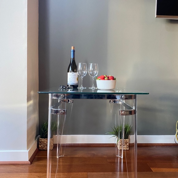 Modern glass table. Unique and stylish design. - Picture 8 of 8